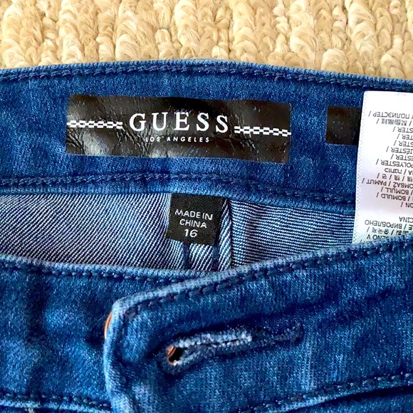 Guess Jeans - Picture 3 of 4